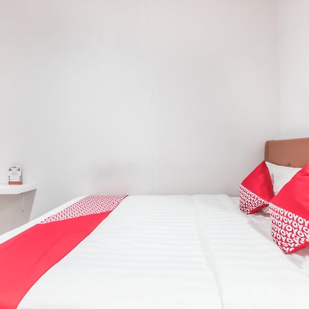 Oyo 1555 Unik Guesthouse Syariah Jakarta Luaran gambar