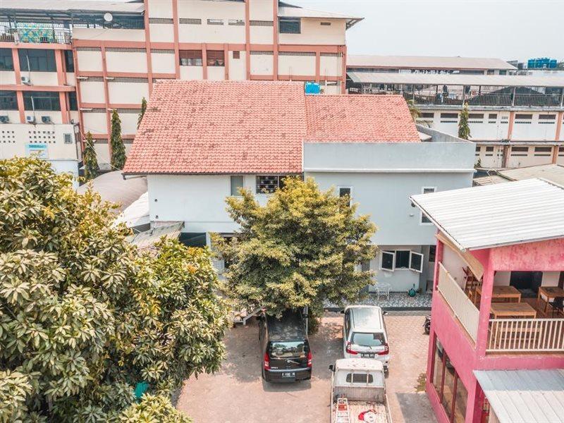 Oyo 1555 Unik Guesthouse Syariah Jakarta Skyline gambar