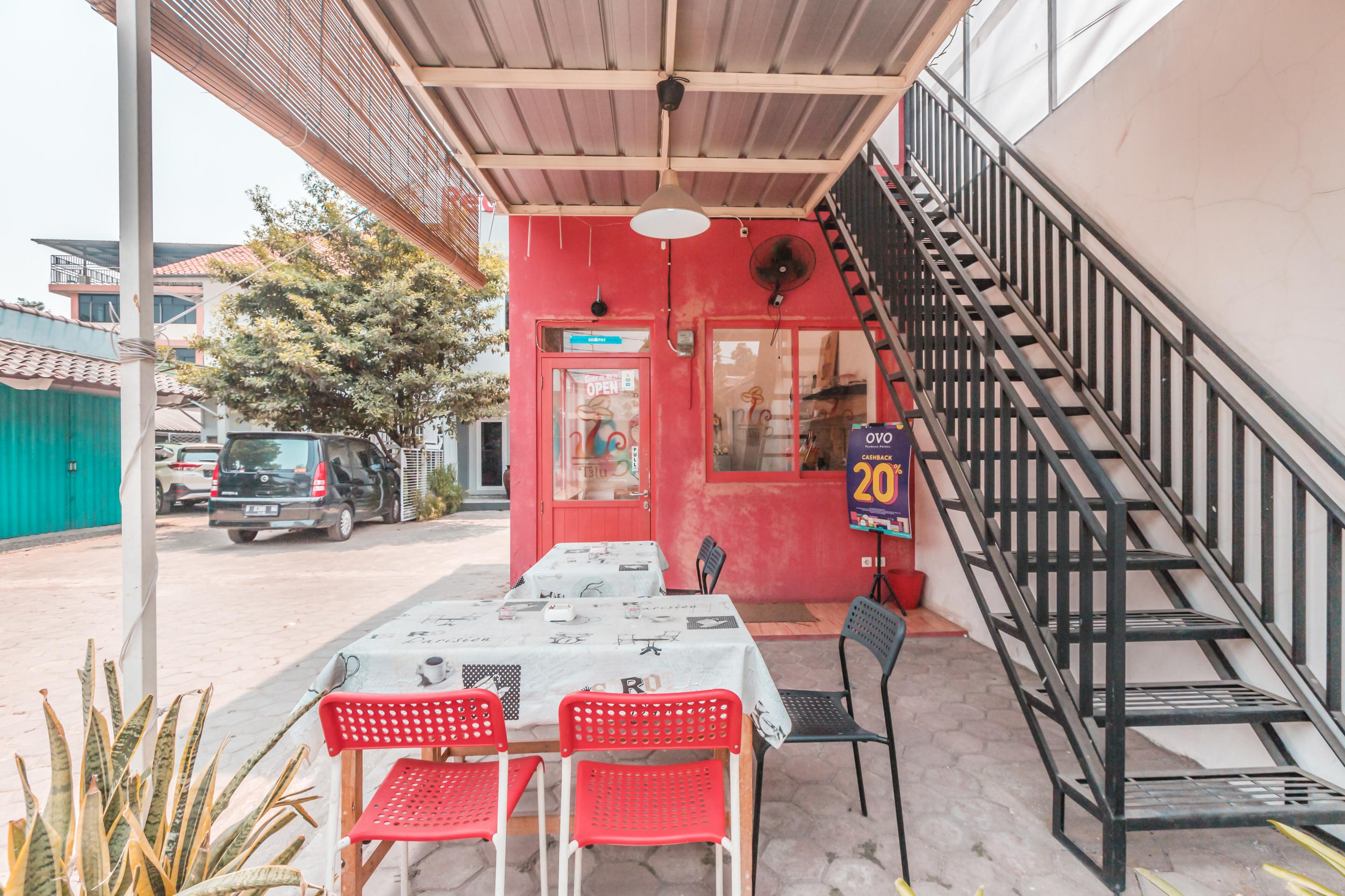 Oyo 1555 Unik Guesthouse Syariah Jakarta Luaran gambar