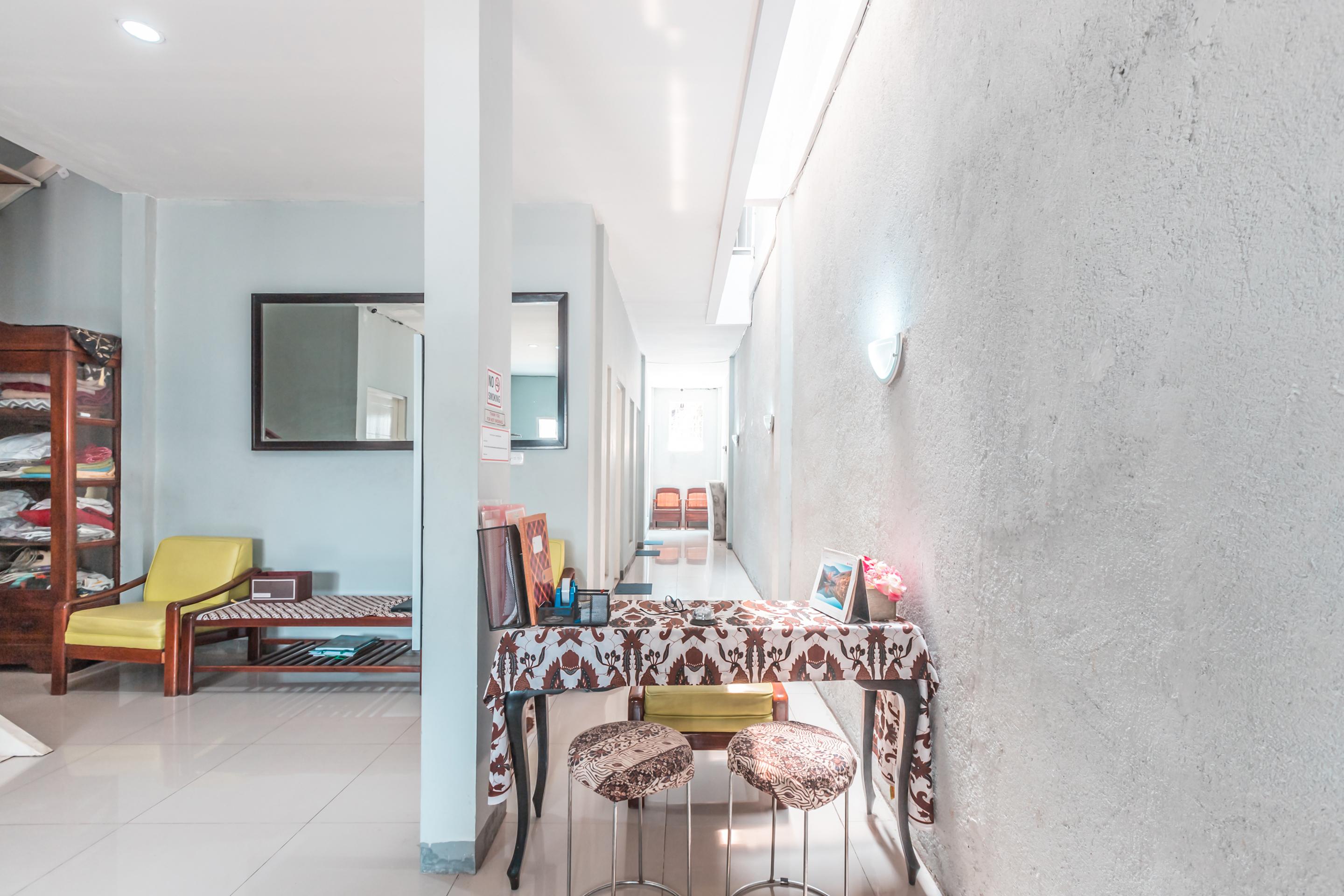 Oyo 1555 Unik Guesthouse Syariah Jakarta Luaran gambar