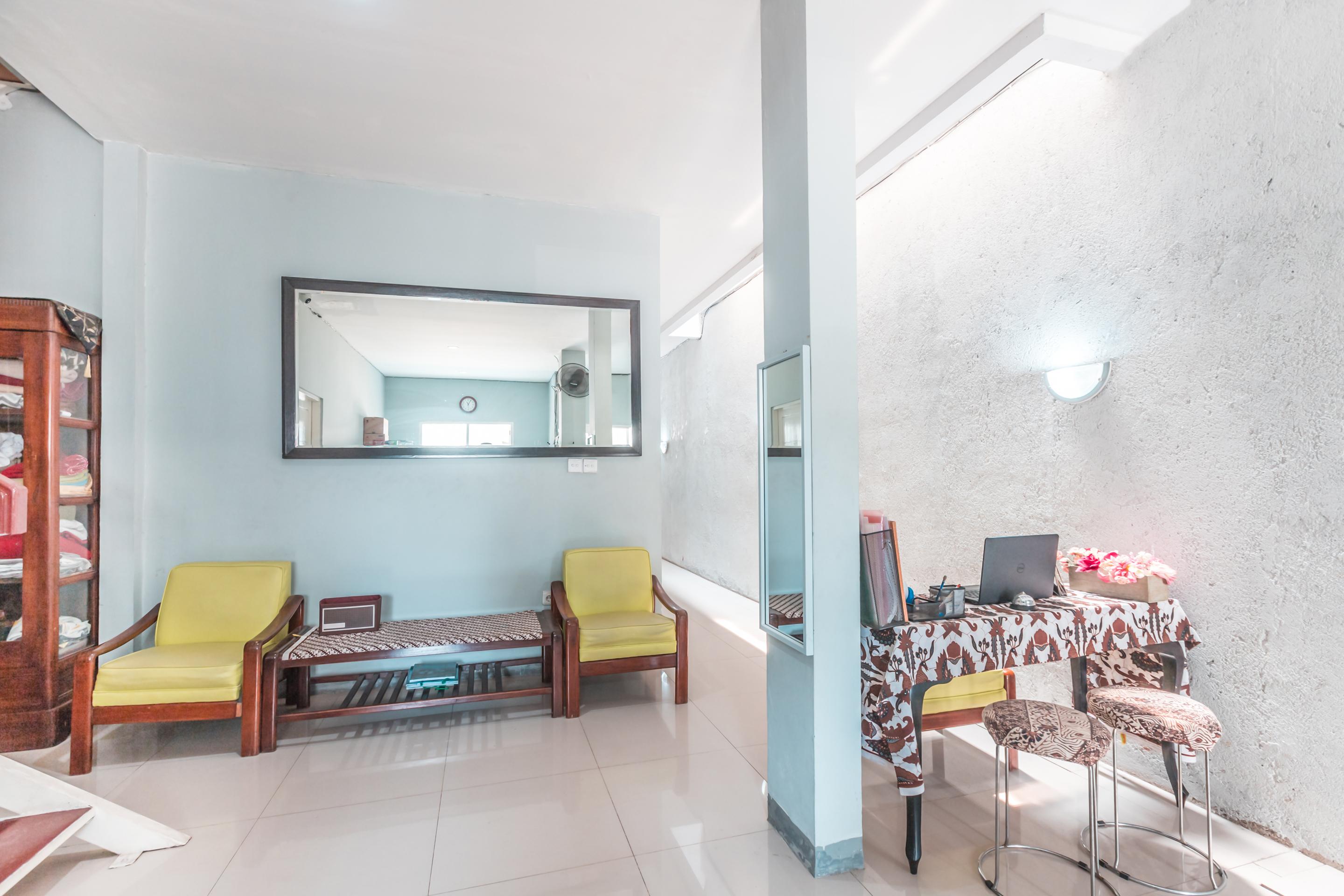 Oyo 1555 Unik Guesthouse Syariah Jakarta Luaran gambar