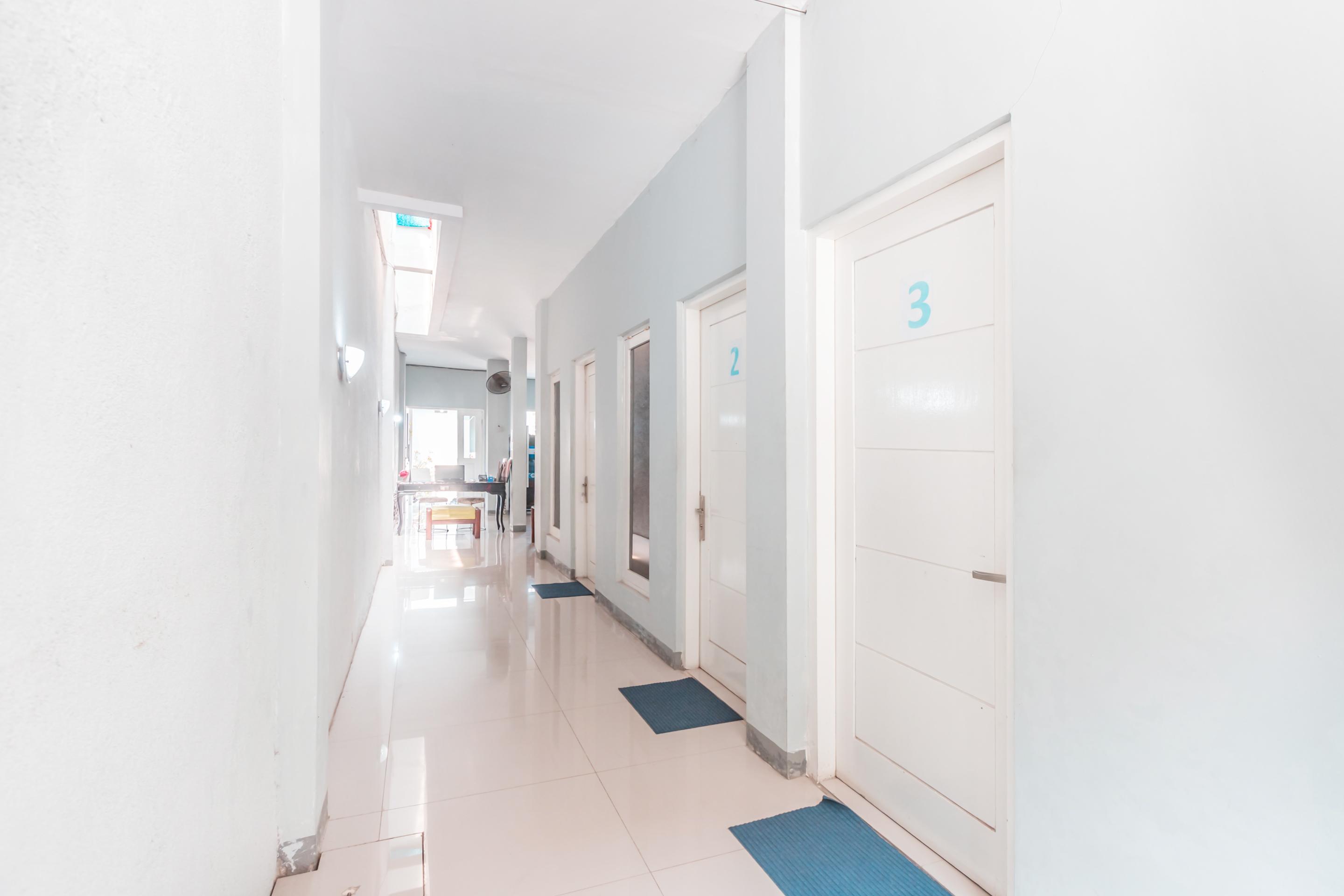 Oyo 1555 Unik Guesthouse Syariah Jakarta Luaran gambar