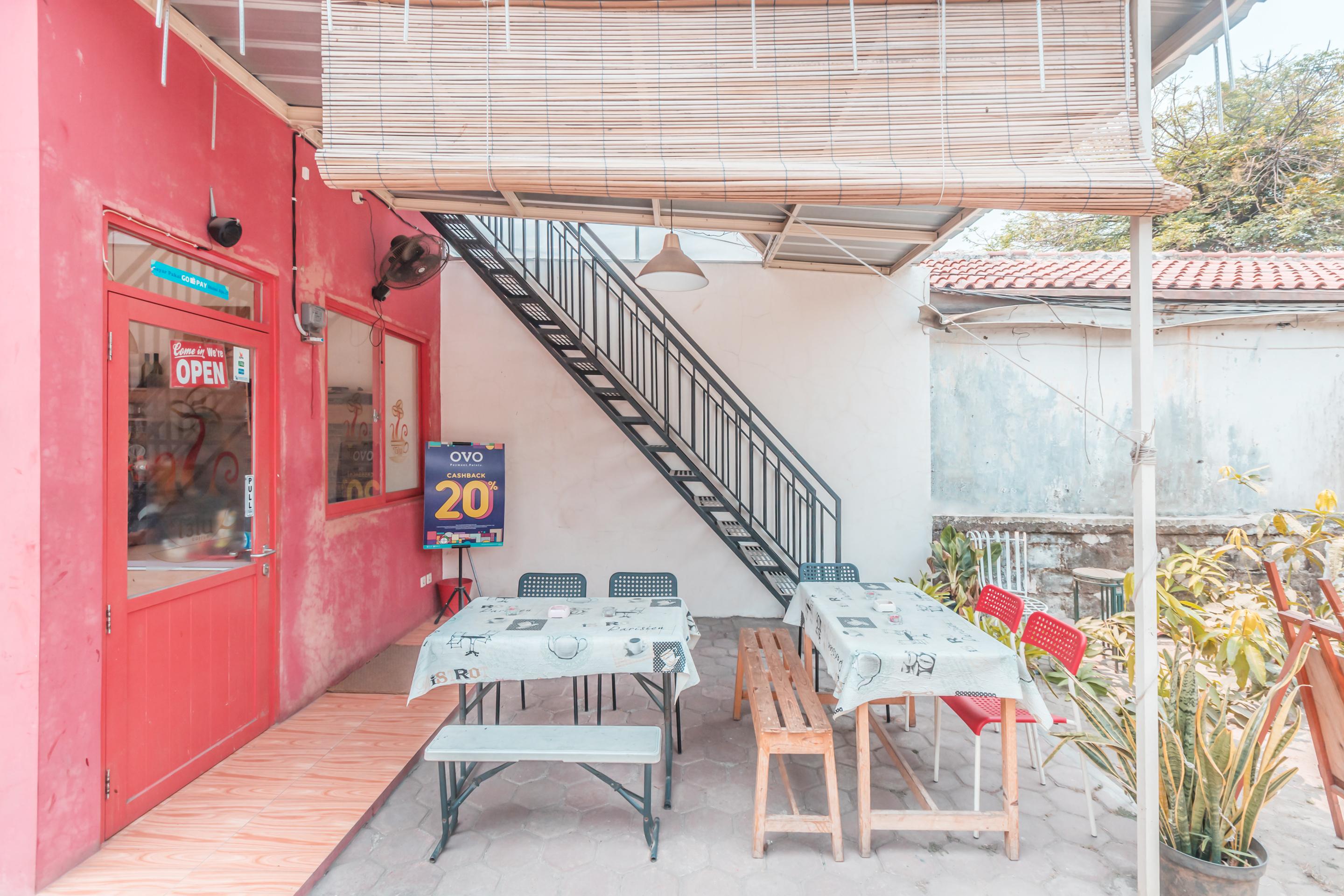 Oyo 1555 Unik Guesthouse Syariah Jakarta Luaran gambar