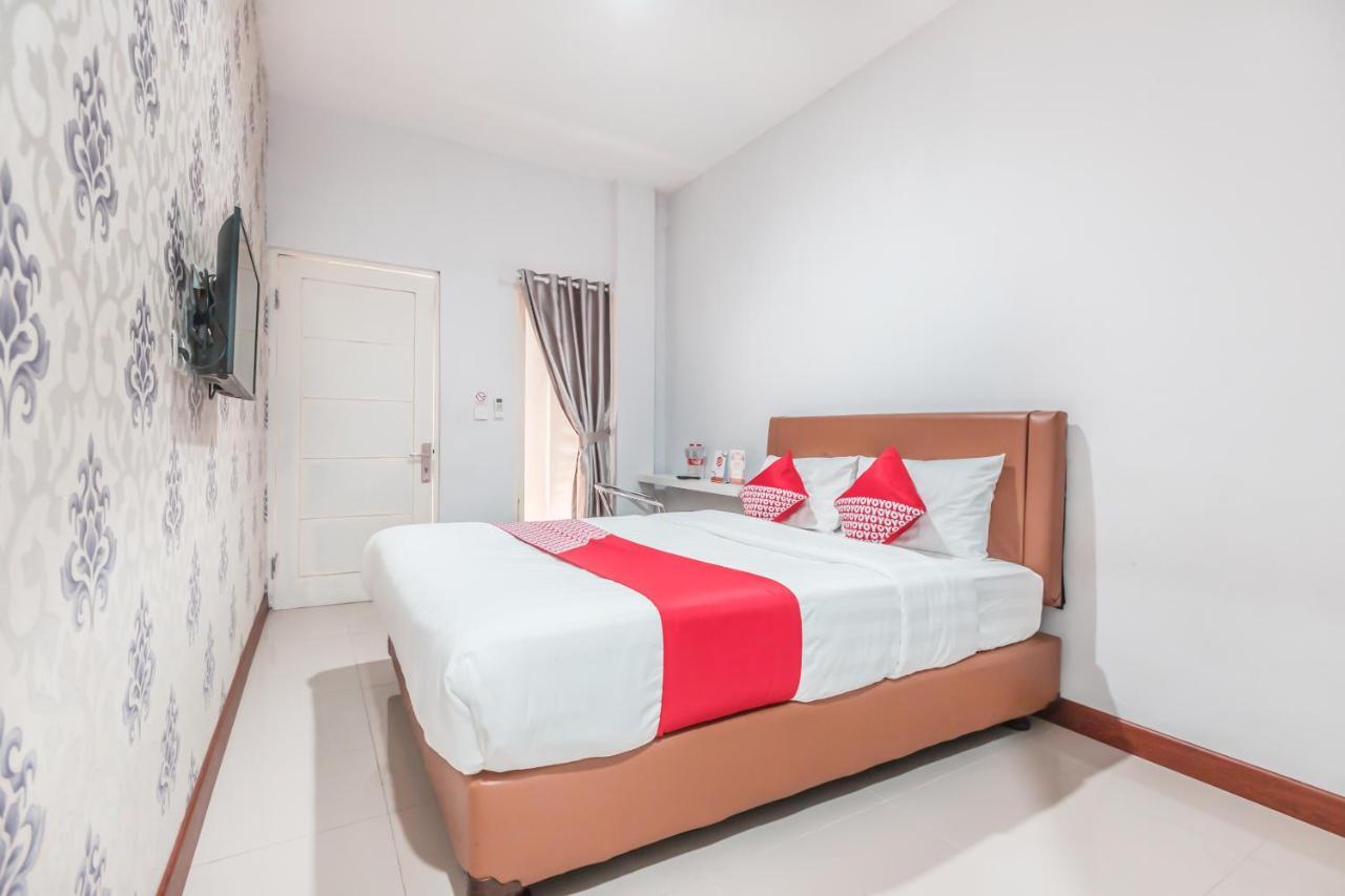 Oyo 1555 Unik Guesthouse Syariah Jakarta Luaran gambar